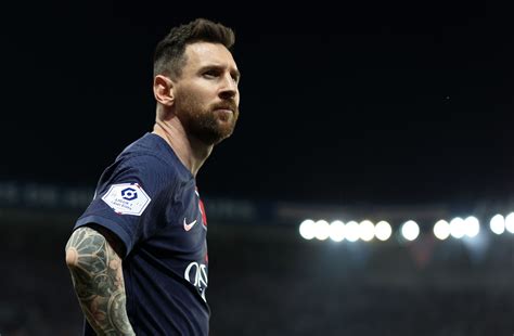 Lionel Messi and Zinedine Zidane full of praise for one another in sit-down interview - Get ...