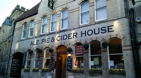 THE BEAR INN (Bradford-on-Avon, Wiltshire) - Inn Reviews & Photos ...