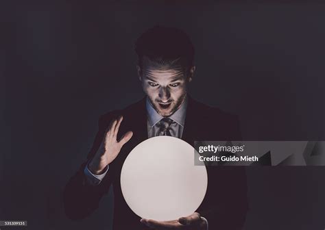 Looking into the Future 的图像结果