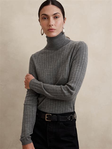 Nezha Merino Turtleneck Sweater | Banana Republic