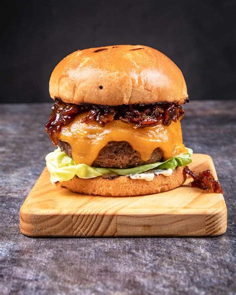 The best recipe for bacon jam burgers