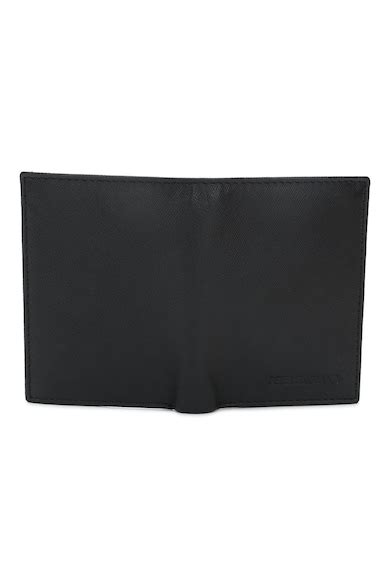Buy Men Black Solid Leather Wallet Online - 649172 | Peter England