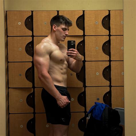 Devon Hughes | Havin fun with it☝️😙 #diced #workout #pump #fitness #motivation #dedication # ...