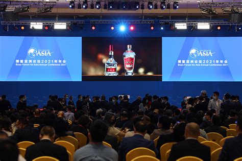 Sina gets buyout proposal from CEO’s firm