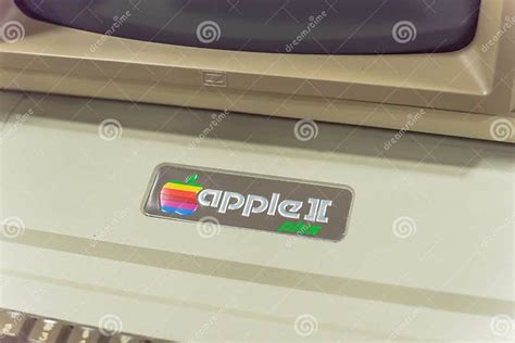 Apple 2 Computer Logo 的图像结果