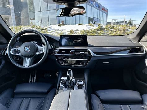 BMW 540i M-Sport - Amber Drive