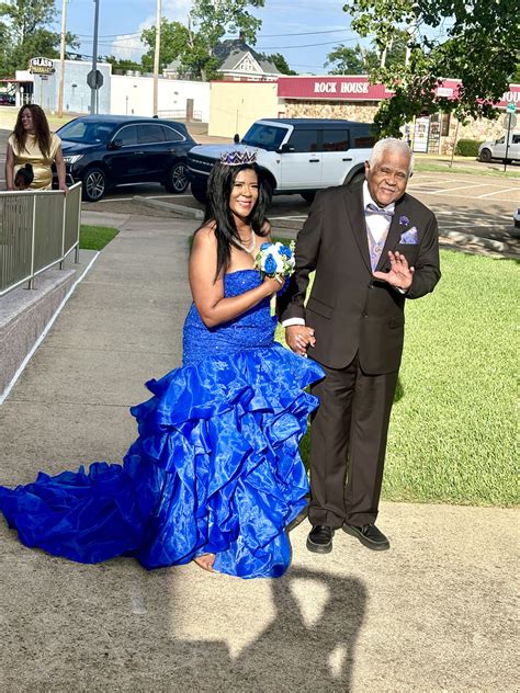 How One Couple Planned a Wedding on the Arkansas/Texas Border ...