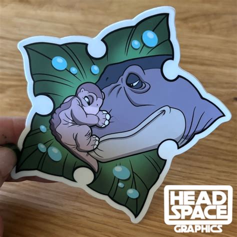 The Land Before Time Inspired Littlefoot and Mother Cartoon Tree Star ...