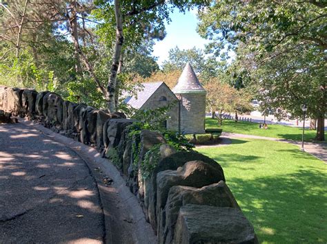 Powderhouse Park in Somerville, MA: Plan Your Next Trip - Urbnparks.com