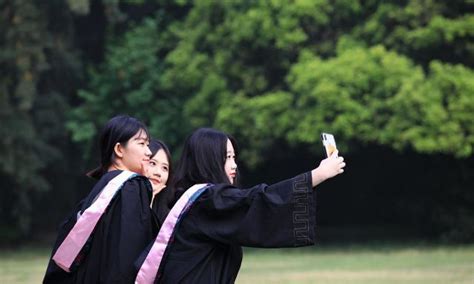 再见母校！南京大学2019年毕业生拍摄毕业照|南京大学|毕业生|吕建_新浪新闻