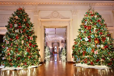 White House Christmas Decorations Spark Fresh Melania Trump Mockery ...
