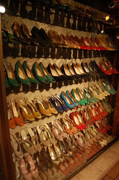 what should a girl have in her bedroom