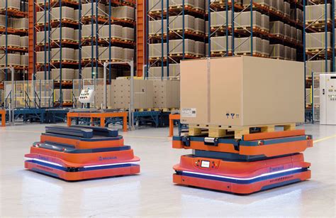 Autonomous Mobile Robots (AMRs) - Interlake Mecalux