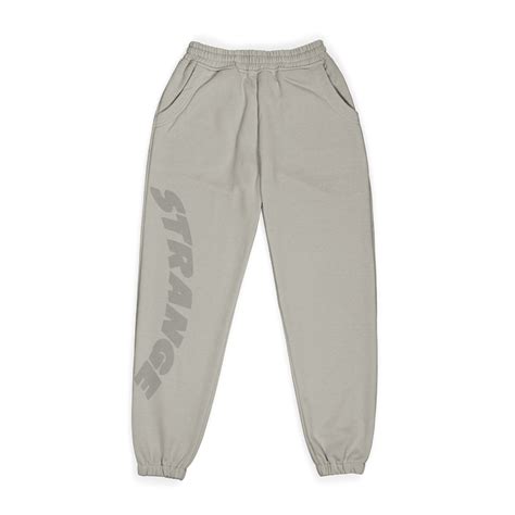 BOTTOMS – STRANGE STUDIO