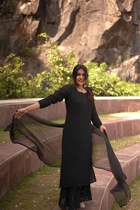 AriAA Chikankari | Handworked Chikankari Wears