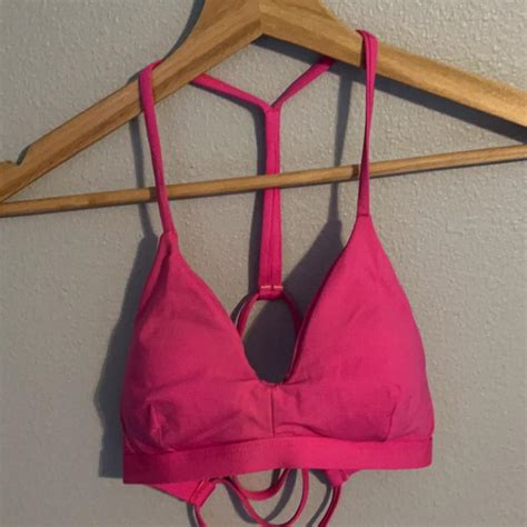Hurley Women's Pink Bikini-and-tankini-tops | Depop