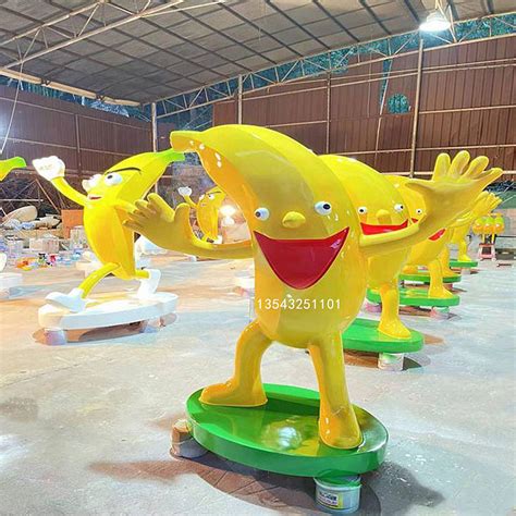 玻璃钢香蕉人物雕塑 - 深圳市温顿艺术家具有限公司