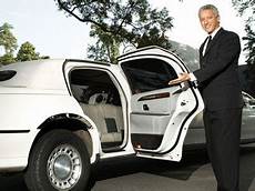 limo driver limousine driver tipping culture majestic limos limo driver limousine driver tipping culture majestic limos