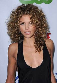 Curly Hairstyles For Hair With Layers by 35 New Curly Layered Hairstyles Hairstyles Haircuts Curly Hairstyles For Hair With Layers