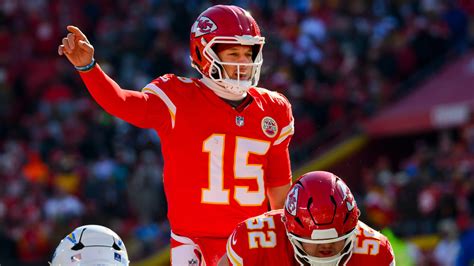 Patrick Mahomes' Injury, Chiefs' Roster-Building Strategy Discussed by NFL Insiders
