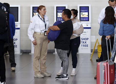 Con visa y hasta green card: hay un proceso legal de deportación en EE ...