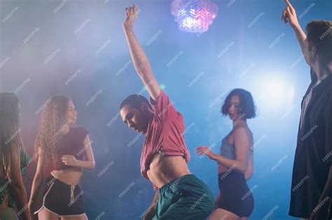 Free Photo | People dancing and twerking at an indoor party