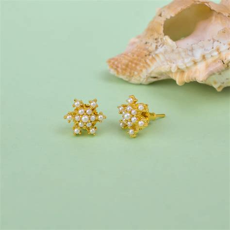 White Pearl Bunch Gold Plated Stud Earrings – VOYLLA