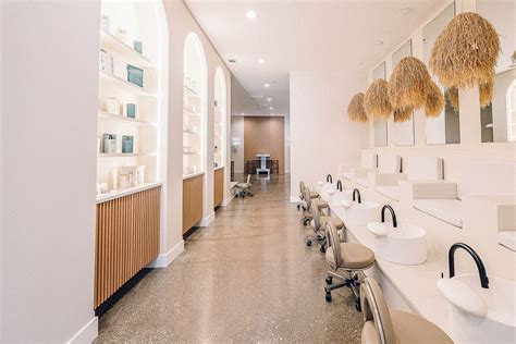 Saltmara Nail Salon | A Nail Oasis in Chicago