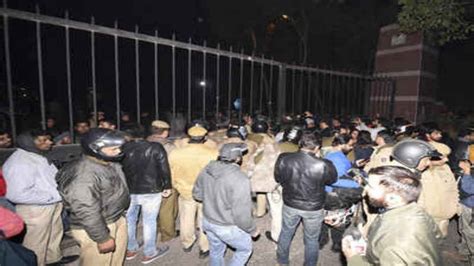 Fact Check: Here’s truth behind viral video of ABVP member assaulted by ...