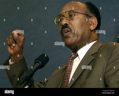 Hailu hi-res stock photography and images - Alamy