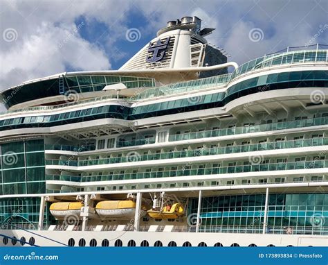 Brilliance Of The Seas Is A Cruise Ship Belonging To The Royal ...