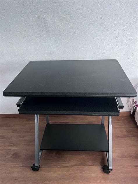 Compact Computer Table 的图像结果