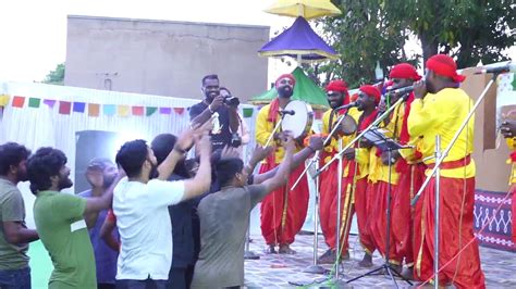 Janapada Song: ಜನಪದ ಹಾಡಿಗೆ ಮೈ ಚಳಿ ಬಿಟ್ಟು ಕುಣಿದ ಪ್ರೇಕ್ಷಕರು! ಅದೇನು ಮೋಡಿ ...
