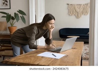 Bending at Computer 的图像结果