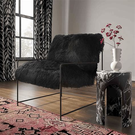 Huetter Black Accent Chair | Rooms to Go