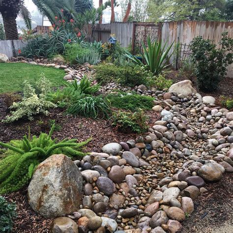 Dry Creek Bed Landscaping Ideas: How to Build a Dry Creek Bed