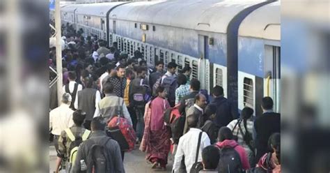 Indian Railways: ଏସି-ସ୍ଲିପର କୋଚ ଶୋଇବା ନିୟମ ବଦଳାଇଲା ରେଳବାଇ, ଜାଣନ୍ତୁ ନୂଆ ନିୟମ