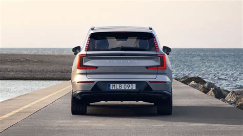 2024 Volvo EX90 revealed as electric alternative to XC90