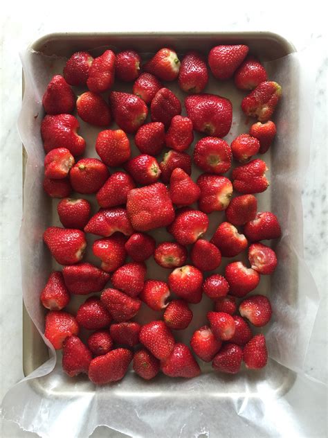 How to Freeze Fresh Strawberries - In Jennie's Kitchen