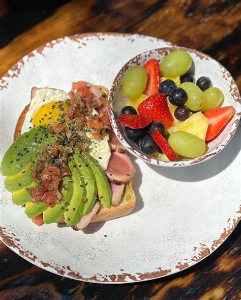 About Lazy Oak Bistreaux – LAZY OAK