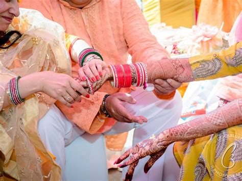 8 Classic Chura Bangles that’ll Steal Your Heart at First Sight!