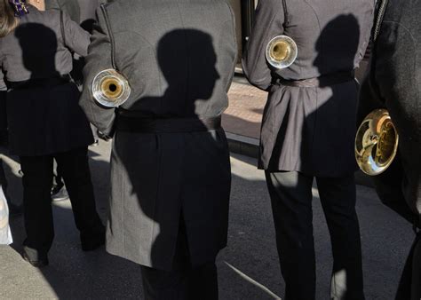 This Street Photographer Uses Color and Shadow in Unique Ways