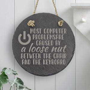 Nut On Broken Computer 的图像结果