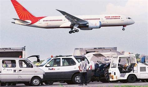 विमान देने वालों को जांच में जानकारी देने के नियम बनें: AAIB - India TV ...