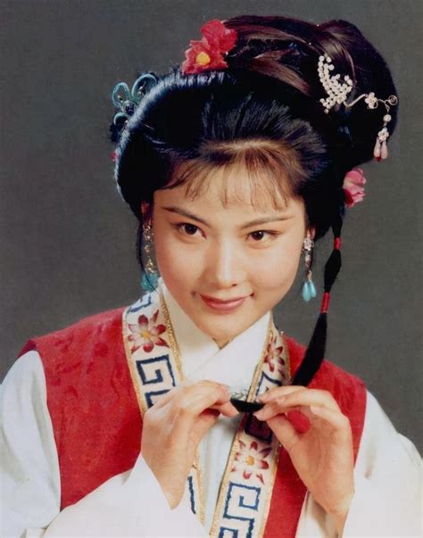 《大宅门》中杨九红的饰演者何赛飞，嫁大6岁老公，婚后被宠成公主