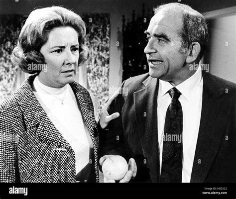 THE MARY TYLER MOORE SHOW, from left: Priscilla Morrill, Edward Asner ...