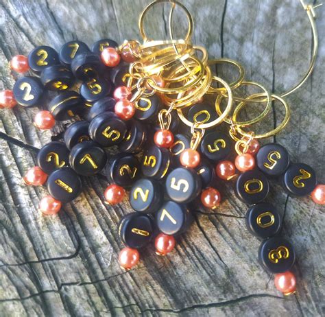 Black/Gold Cast-on Stitch Counters in knitting (Set of 12) - Nifty Needles