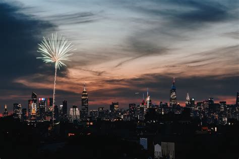 NYC's best spots to watch the Macy's 4th of July fireworks for free | 6sqft