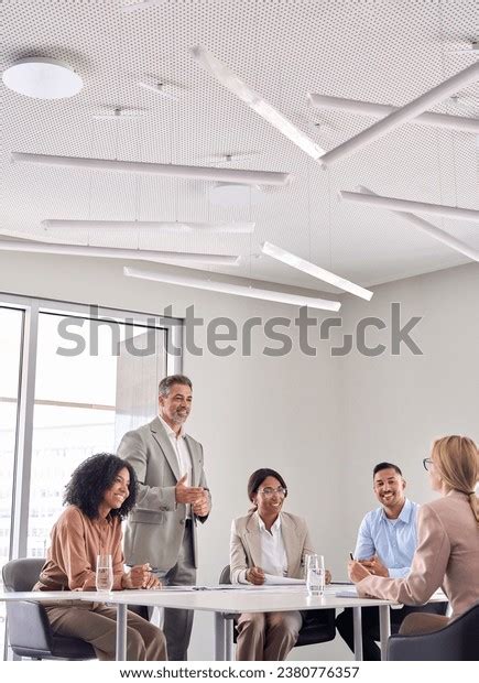 Old Business People 的图像结果