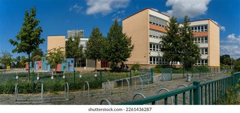 Comprehensive School 的图像结果